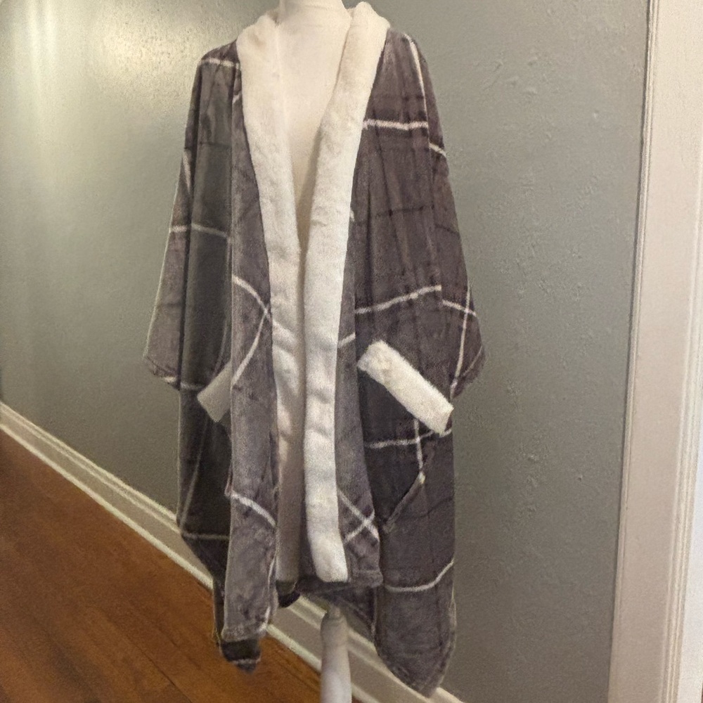 Cozy Gray Plaid Women's Jacket